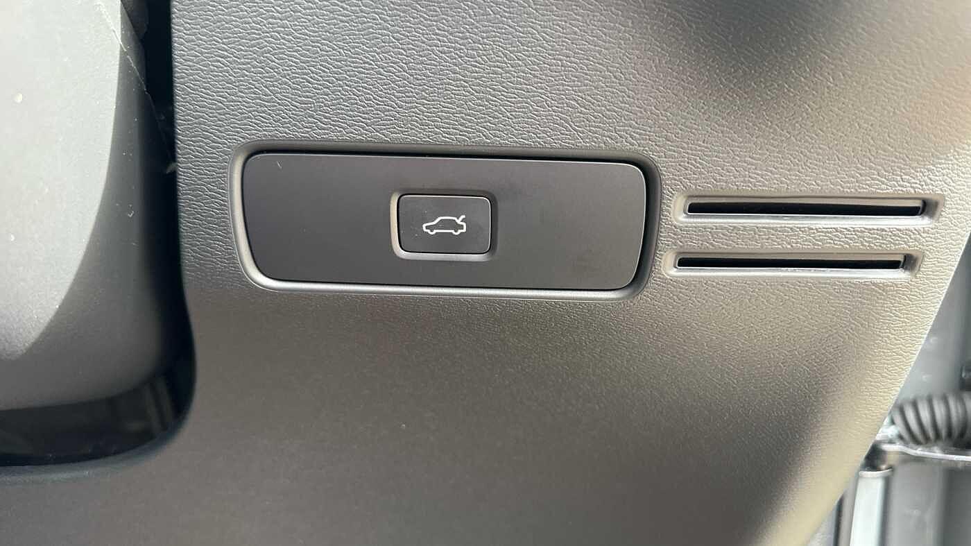 Used Volvo XC40 2025 for sale - 77363761: Photo 31