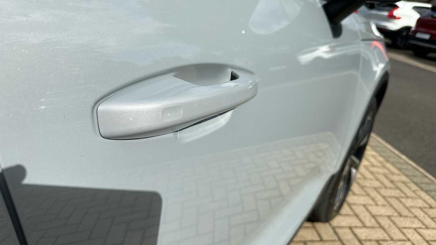 Used Volvo XC40 2025 for sale - 77363761: Photo 35