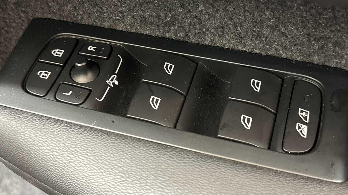 Used Volvo XC40 2025 for sale - 77363752: Photo 24