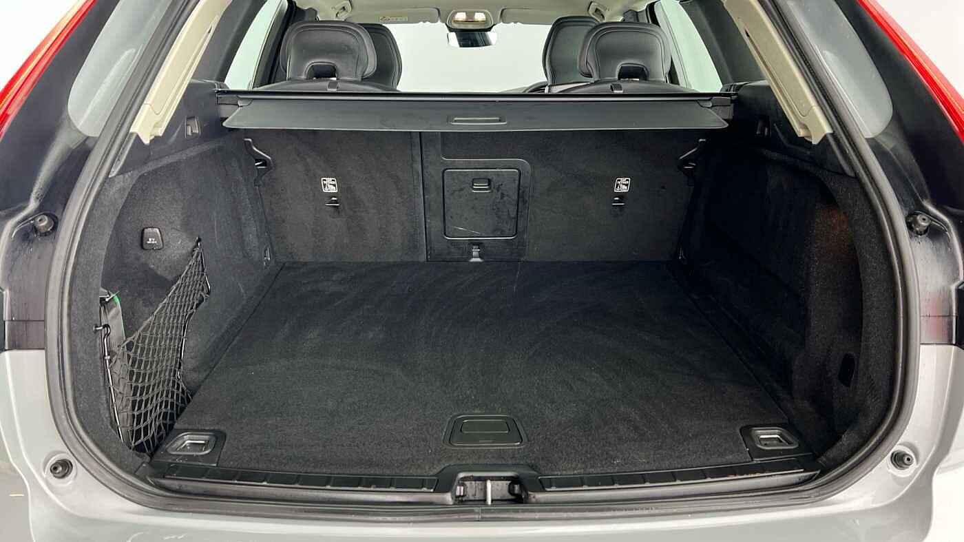 Used Volvo XC60 2023 for sale - 77363732: Photo 5