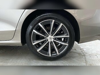 Used Volvo V60 2021 for sale - 77363730: Photo