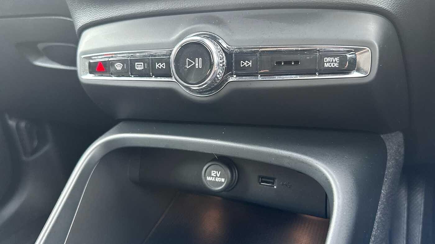 Used Volvo XC40 2022 for sale - 77363763: Photo 32