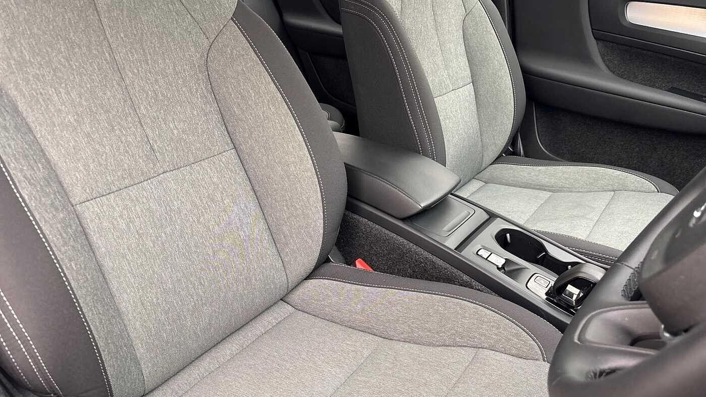 Used Volvo XC40 2025 for sale - 77978204: Photo 25