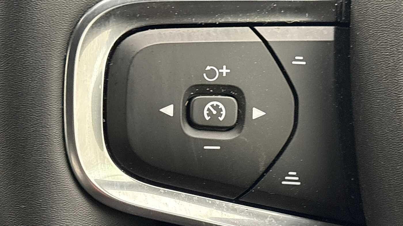 Used Volvo XC40 2025 for sale - 77978204: Photo 27