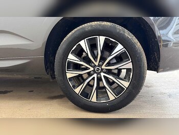 Used Volvo XC60 2025 for sale - 77768487: Photo