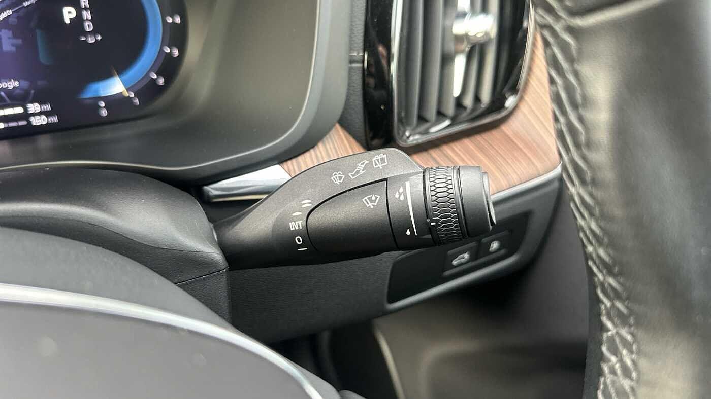 Used Volvo XC60 2023 for sale - 77957024: Photo 24