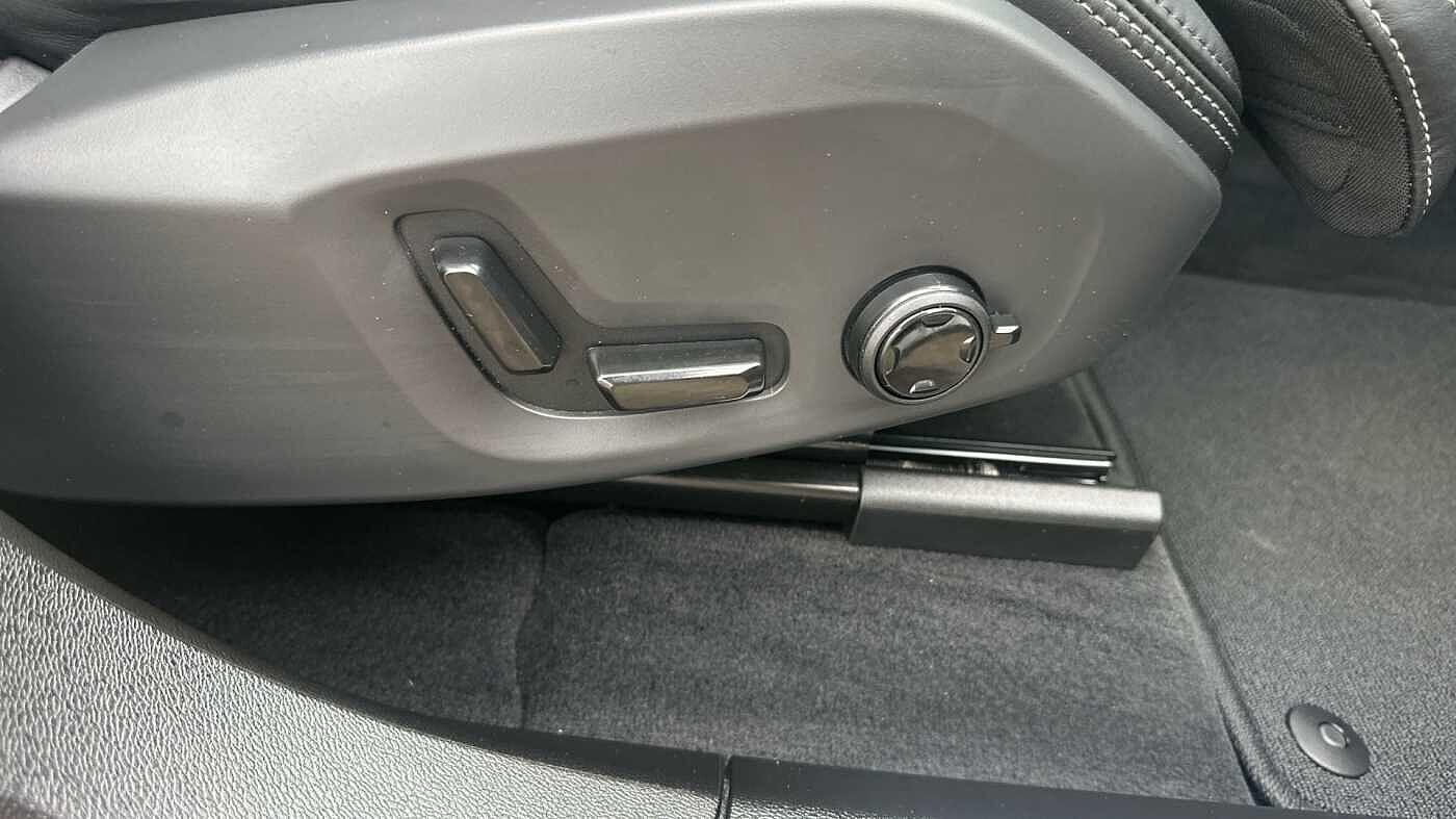 Used Volvo XC60 2023 for sale - 77957024: Photo 43