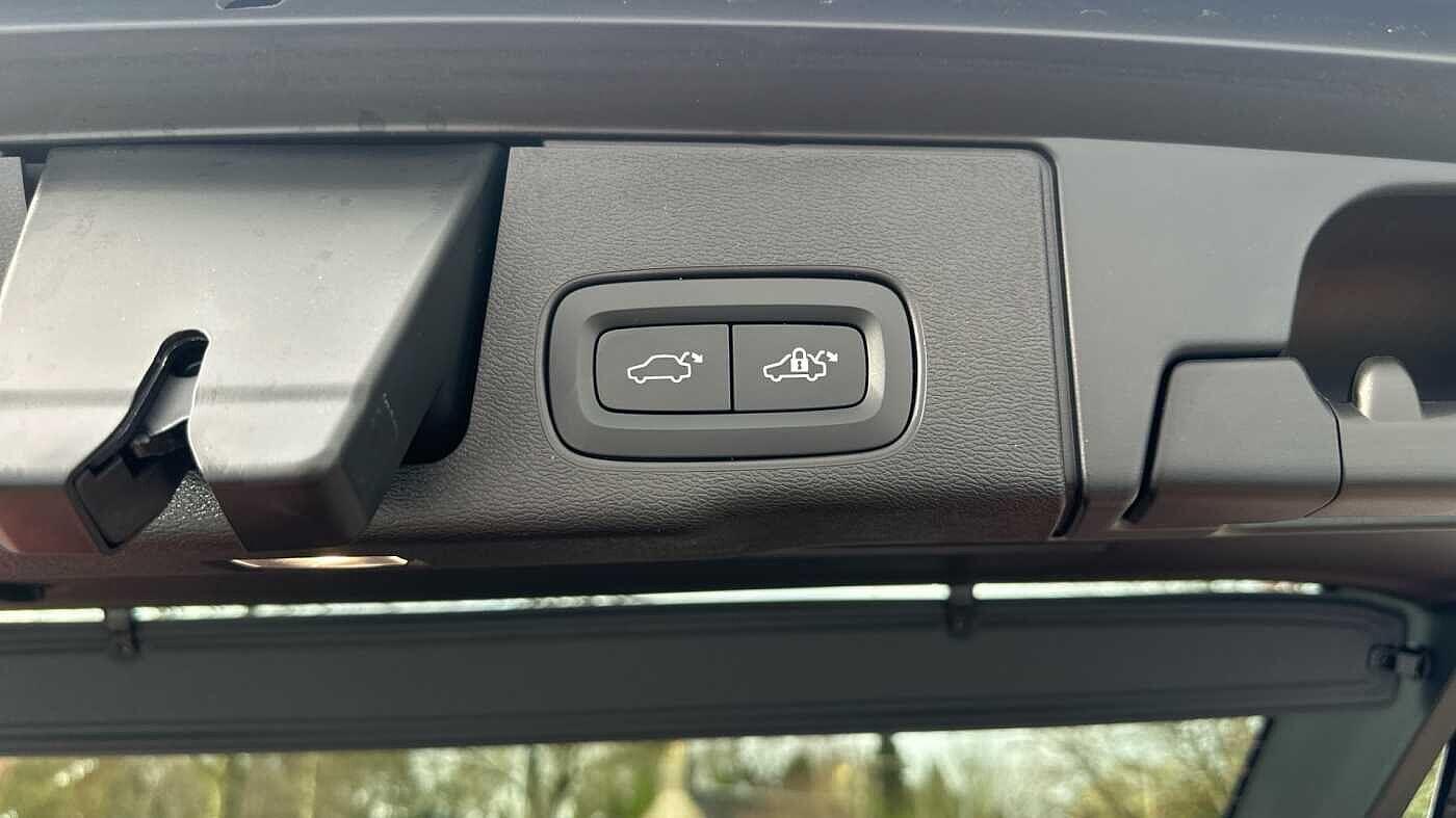 Used Volvo XC60 2023 for sale - 77957024: Photo 49