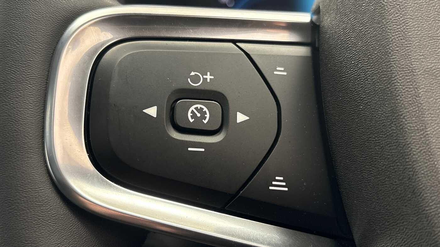 Used Volvo XC40 2022 for sale - 77363745: Photo 31