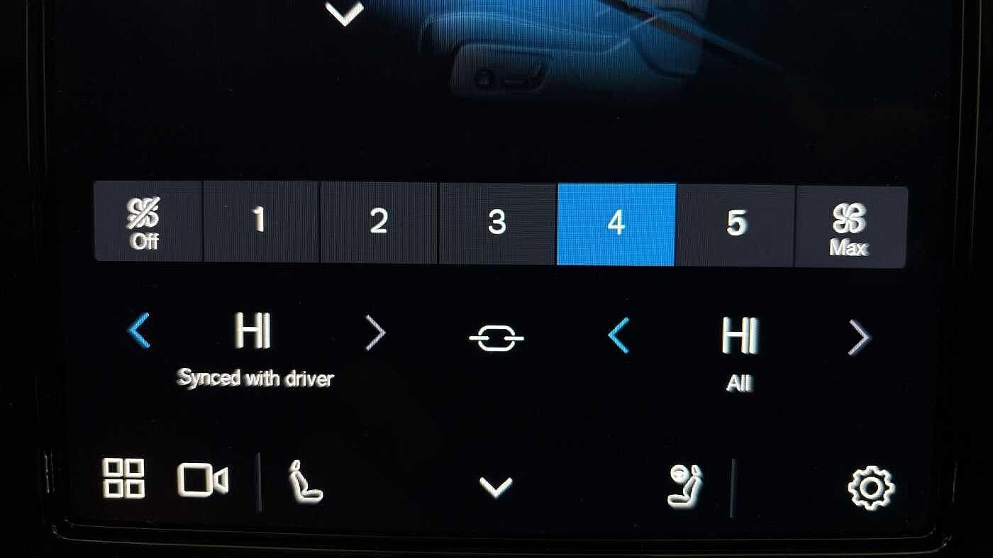 Used Volvo XC40 2022 for sale - 77363745: Photo 40