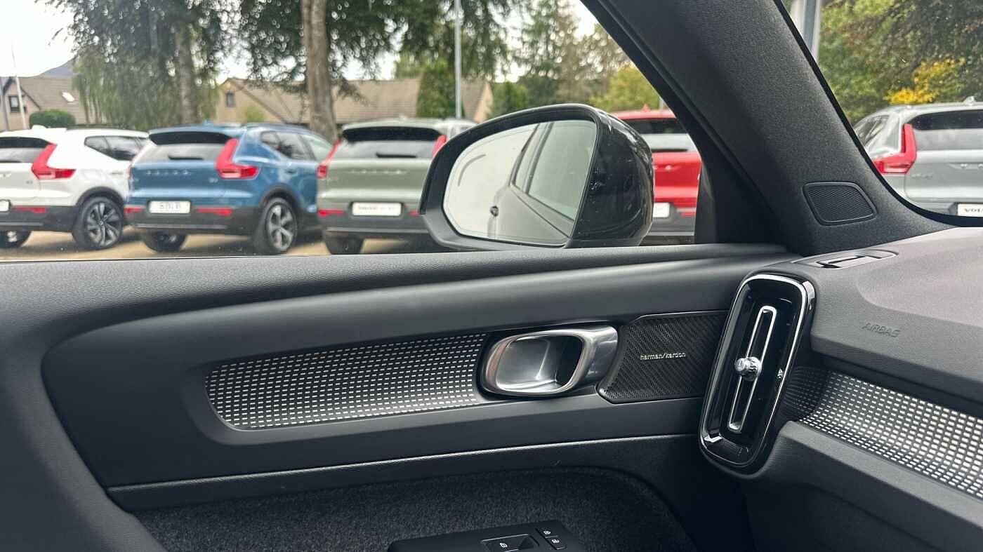 Used Volvo XC40 2024 for sale - 77363719: Photo 29