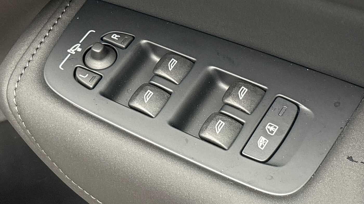 Used Volvo XC60 2025 for sale - 77387134: Photo 24