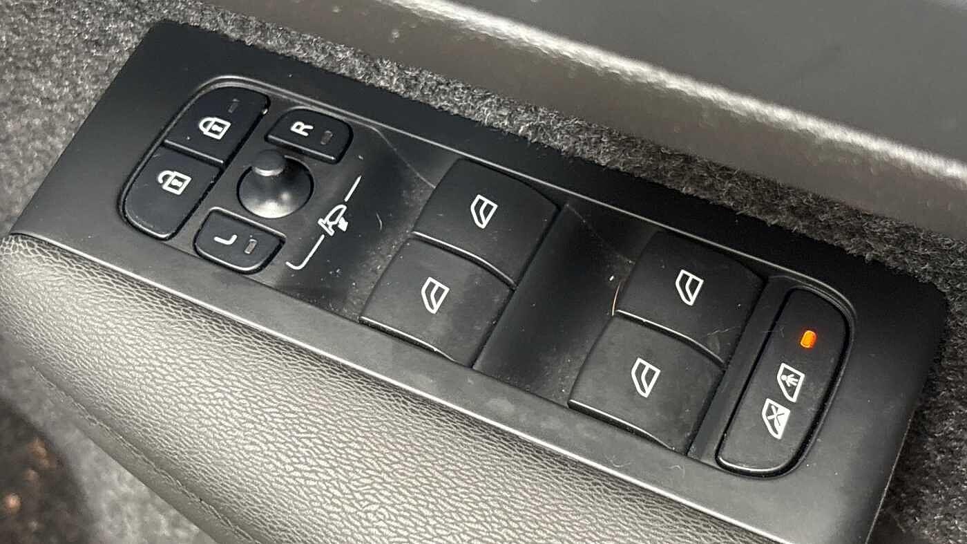 Used Volvo XC40 2023 for sale - 77363741: Photo 25