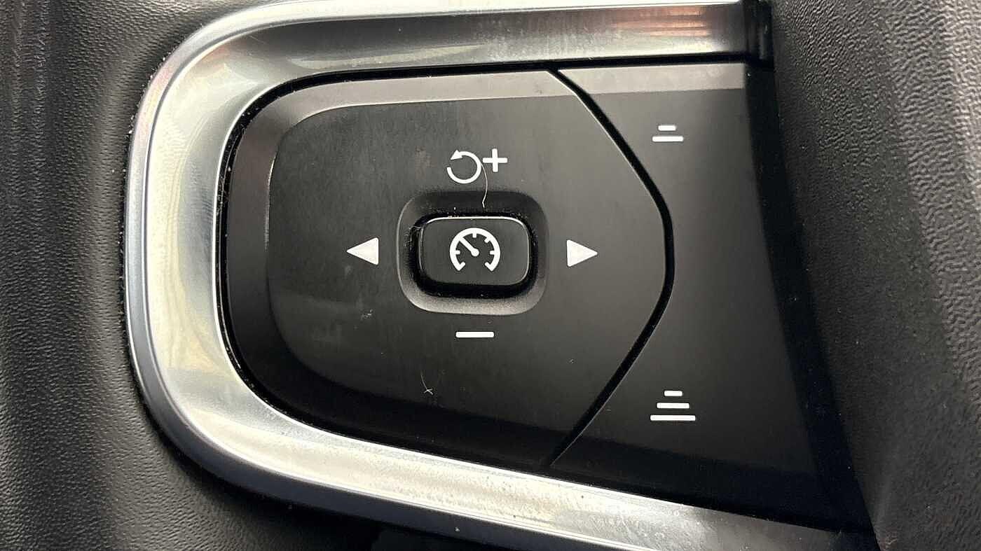 Used Volvo XC40 2023 for sale - 77363741: Photo 31