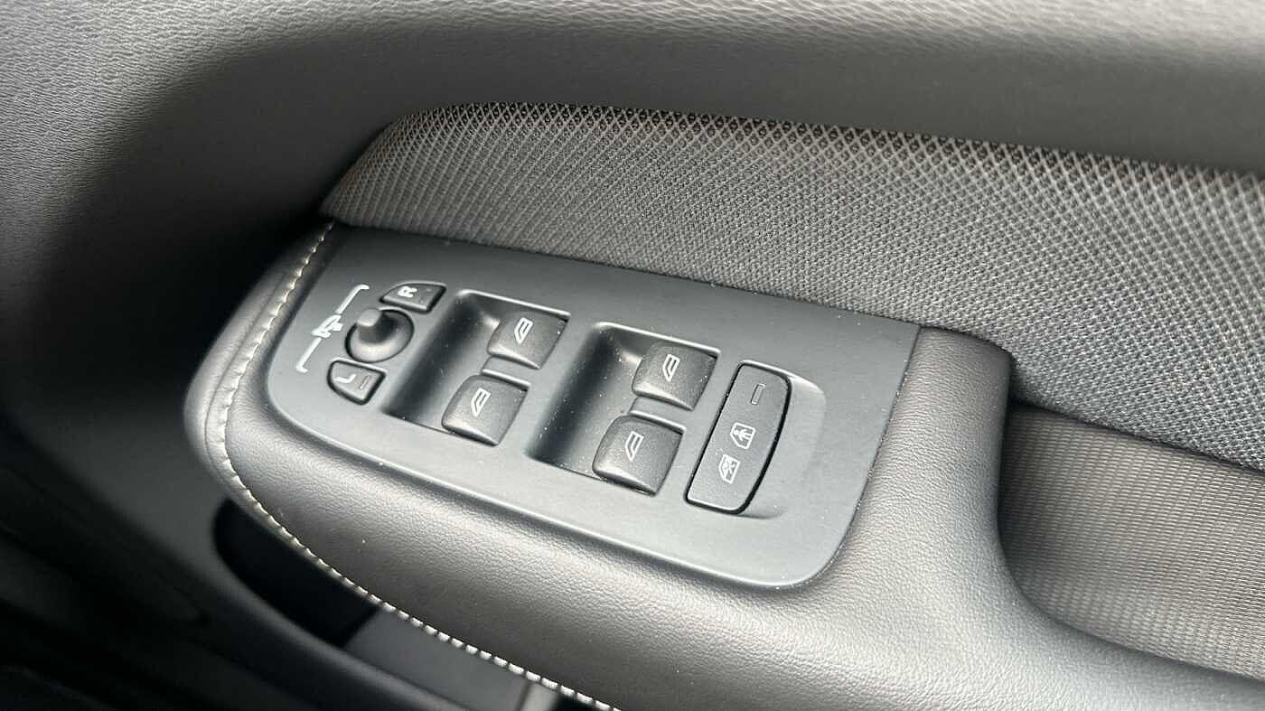 Used Volvo XC60 2024 for sale - 77958205: Photo 24