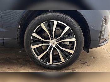 Used Volvo XC60 2025 for sale - 77853765: Photo