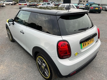 Used MINI Hatch 2022 for sale - 77131738: Photo