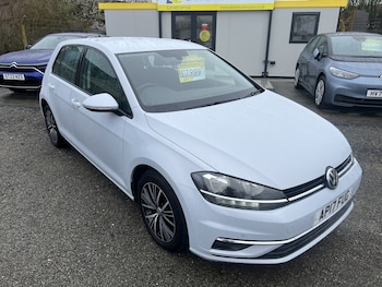Used Volkswagen Golf 2017 for sale - 77707305: Photo