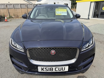 Used Jaguar F-Pace 2018 for sale - 79471122: Photo