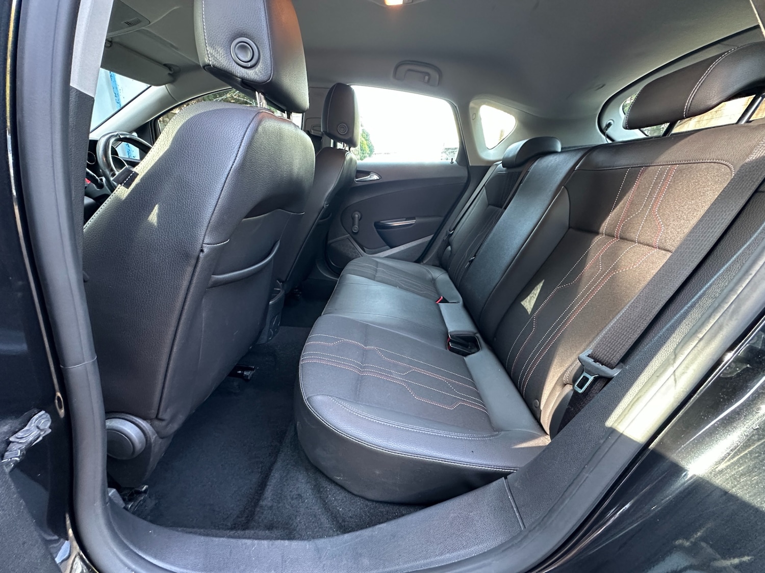 Used Vauxhall Astra 2012 for sale - 77947311: Photo 13