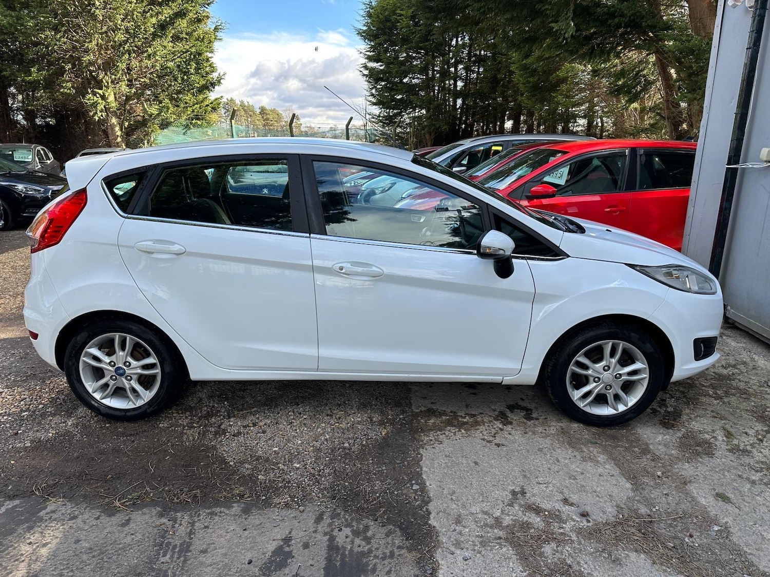Used Ford Fiesta 2015 for sale - 78028984: Photo 8