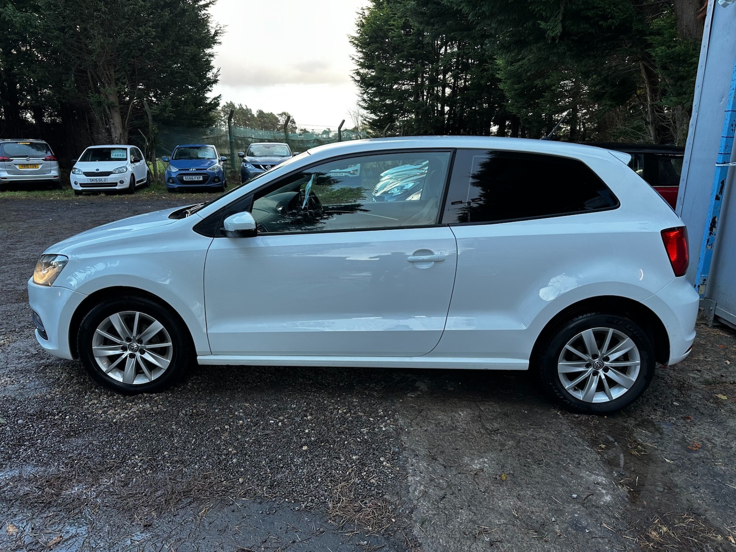 Used Volkswagen Polo 2015 for sale - 76437333: Photo 4