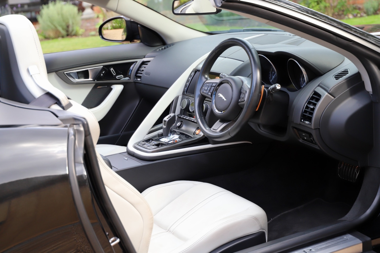 Used Jaguar F-Type 2013 for sale - 75891058: Photo 10