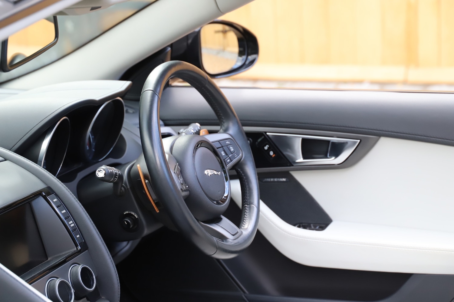 Used Jaguar F-Type 2013 for sale - 75891058: Photo 17