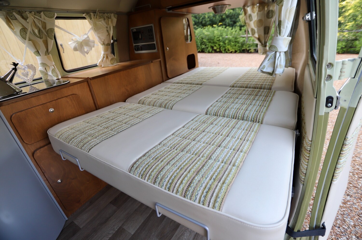 Used Volkswagen Campervan 1964 for sale - 75526451: Photo 16