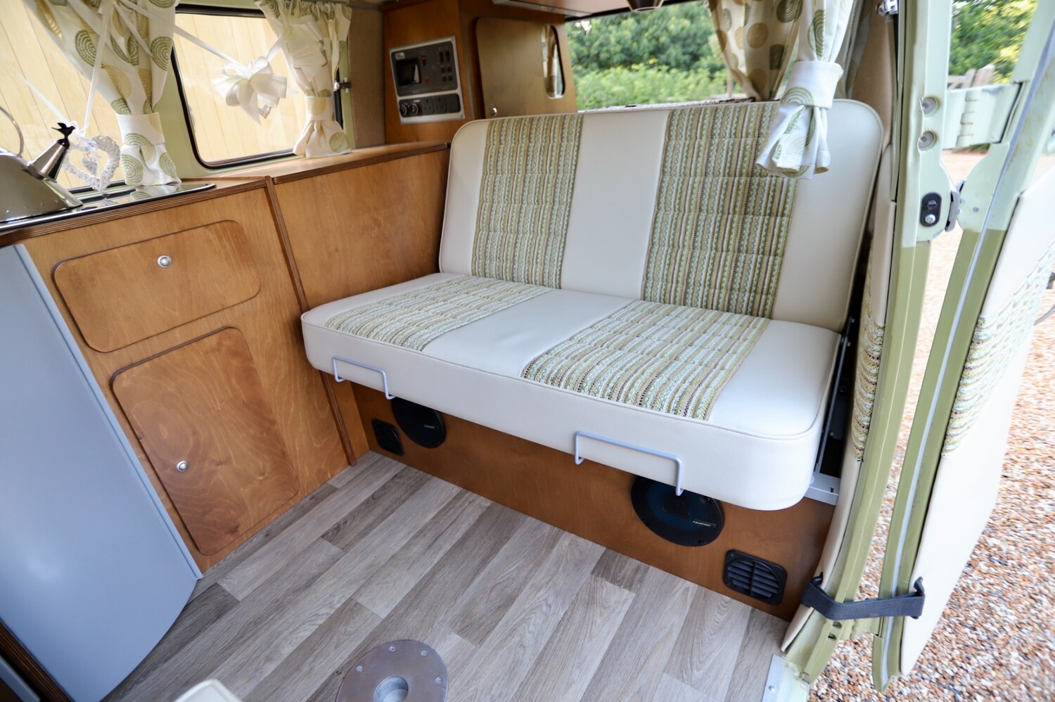 Used Volkswagen Campervan 1964 for sale - 75526451: Photo 18