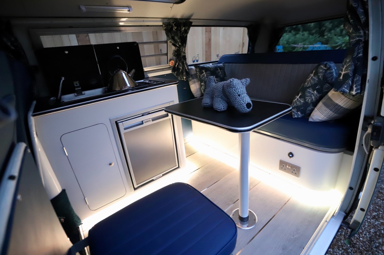 Used Volkswagen Campervan 1973 for sale - 76232695: Photo 24