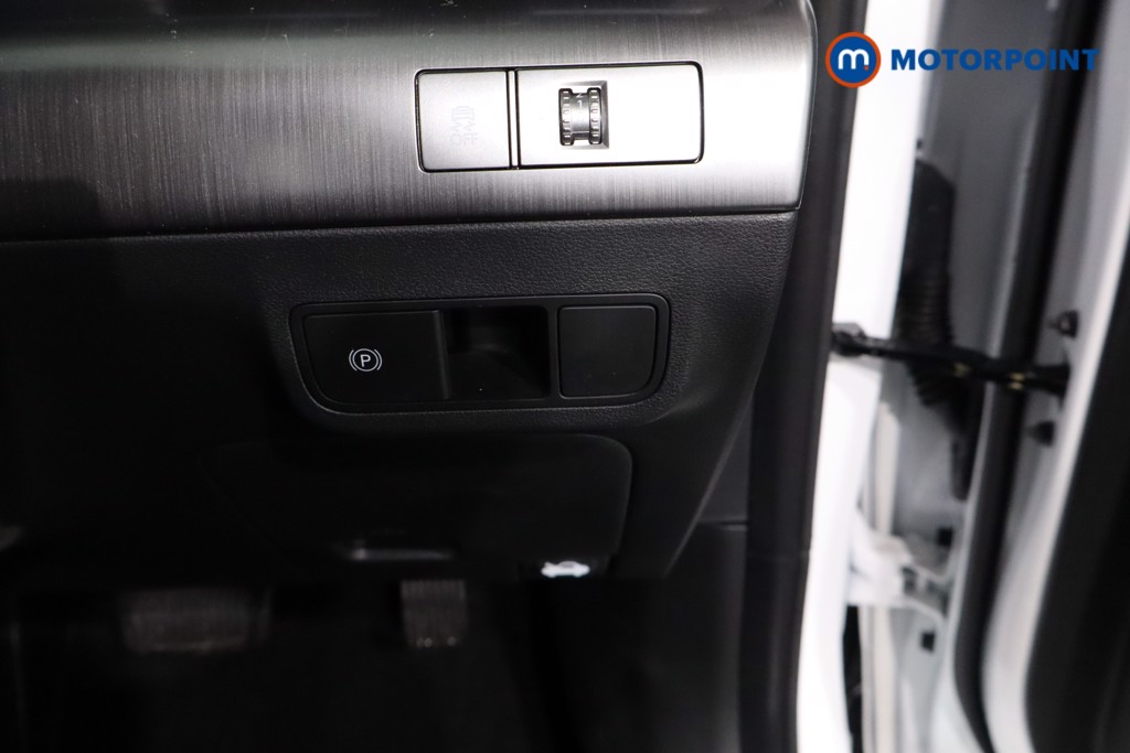 Used Hyundai KONA 2025 for sale - 77650700: Photo 31