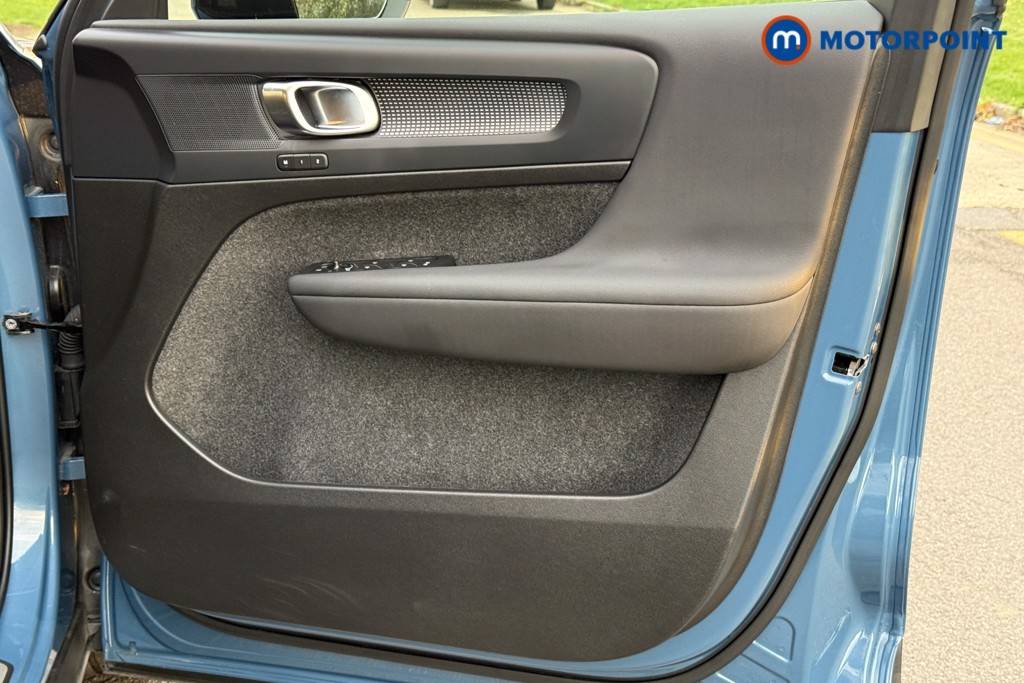 Used Volvo XC40 2024 for sale - 76628359: Photo 18