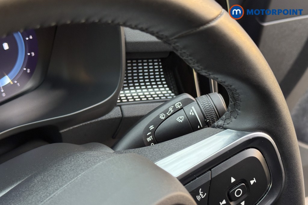 Used Volvo XC40 2024 for sale - 76628359: Photo 25