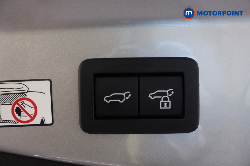 Used Toyota C-HR 2024 for sale - 77604415: Photo 47