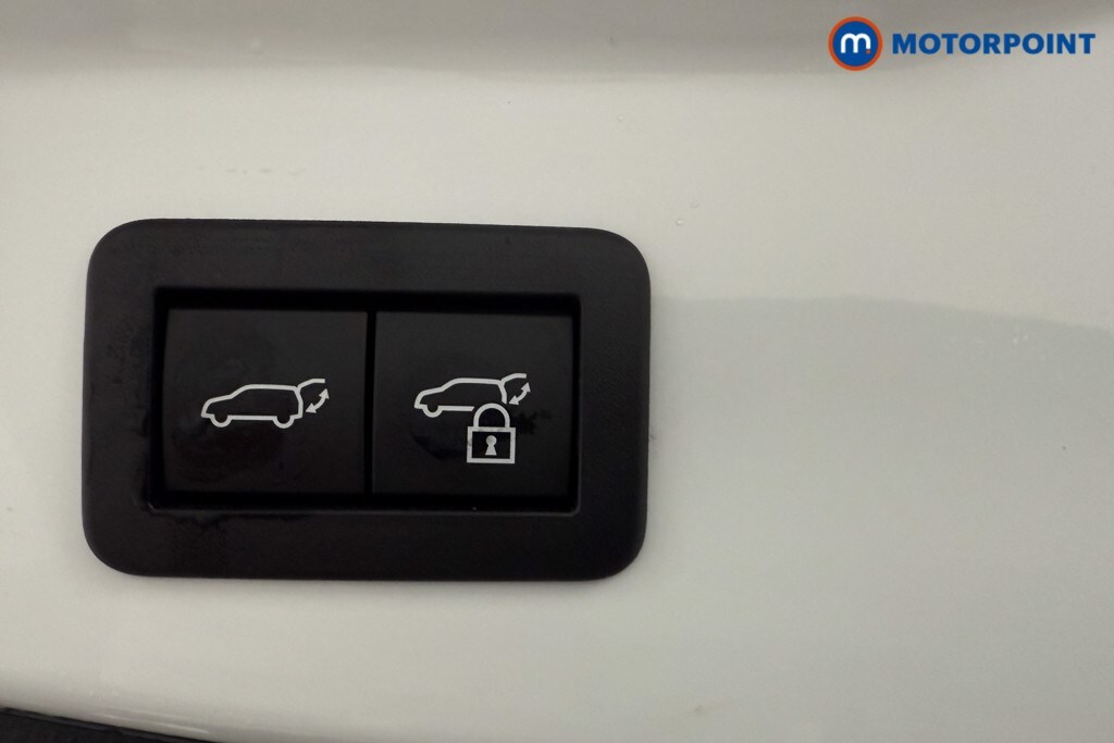 Used Toyota C-HR 2024 for sale - 76105020: Photo 35
