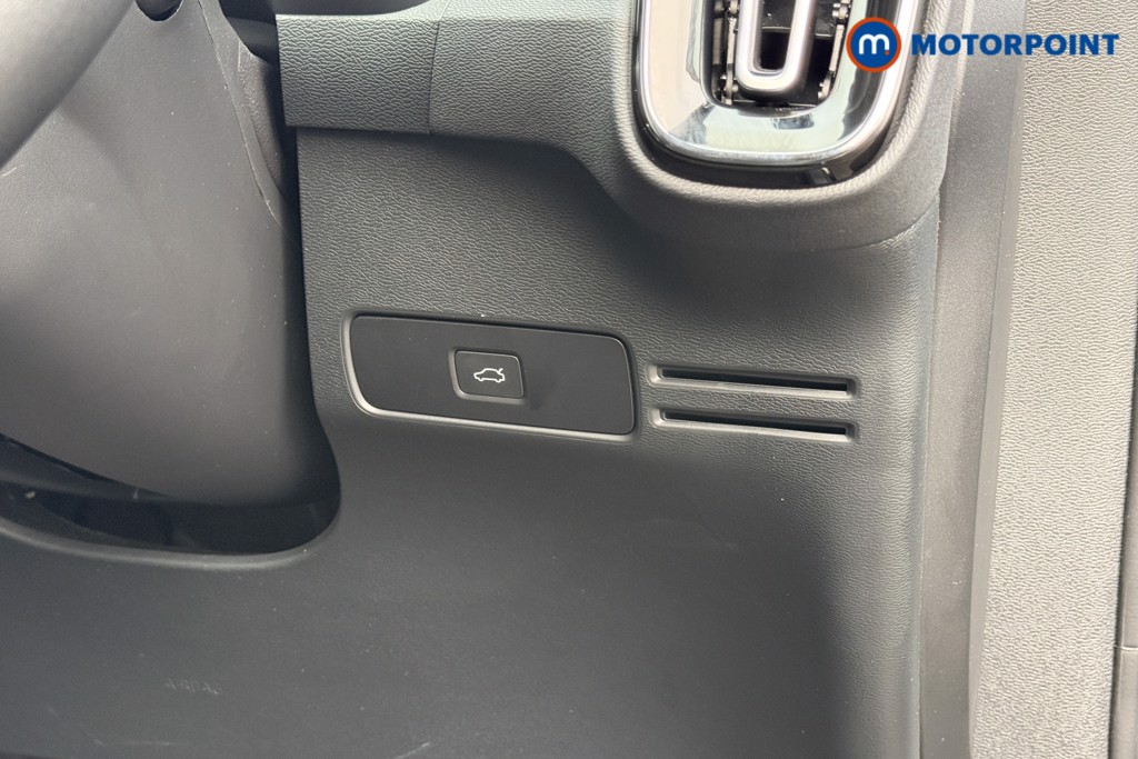 Used Volvo XC40 2024 for sale - 77136514: Photo 24