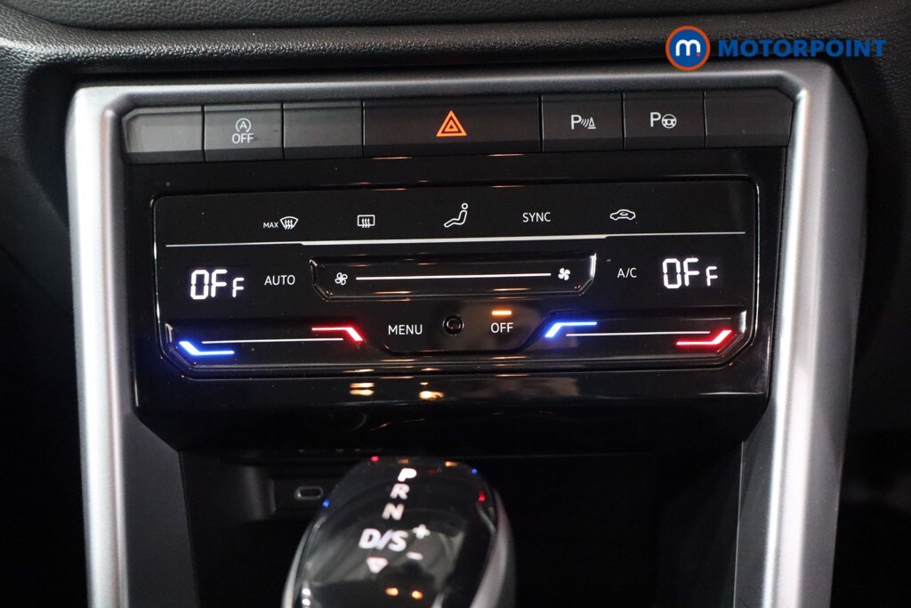 Used Volkswagen T-Roc 2023 for sale - 76157636: Photo 24