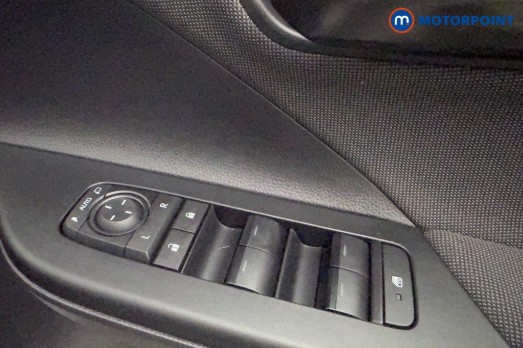 Used Toyota C-HR 2024 for sale - 76303318: Photo 27