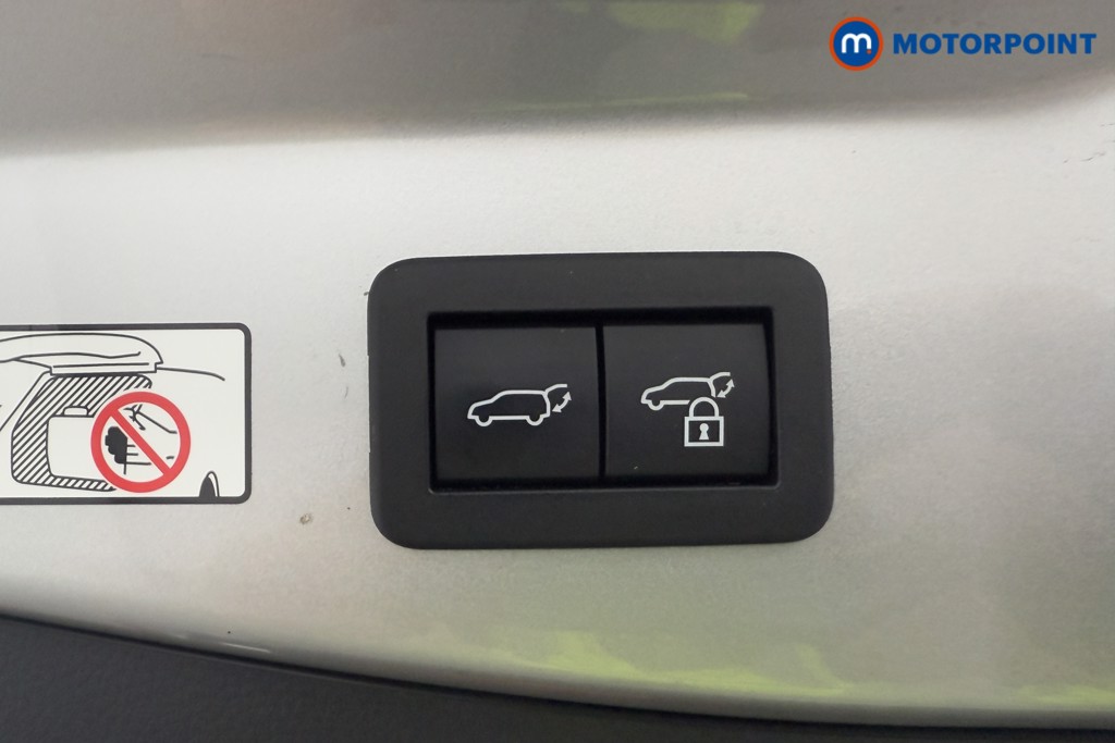 Used Toyota C-HR 2024 for sale - 76303318: Photo 35