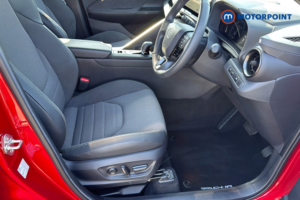 Used Toyota C-HR 2024 for sale - 78197075: Photo 30