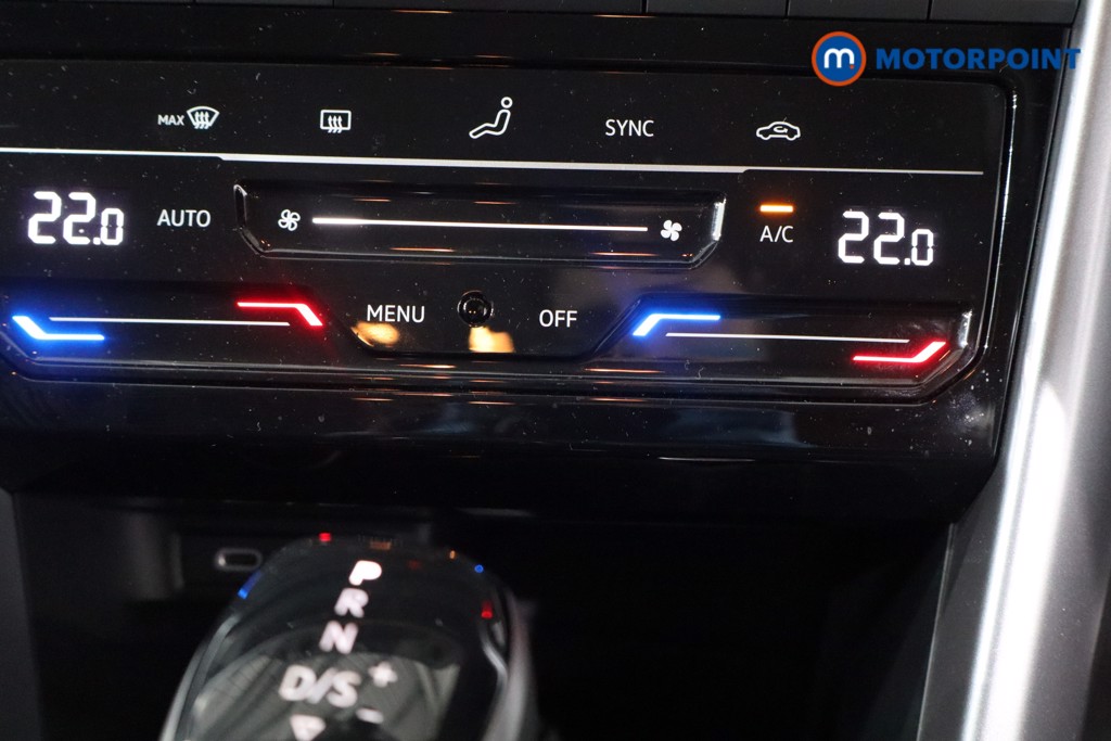 Used Volkswagen T-Roc 2023 for sale - 76127772: Photo 24