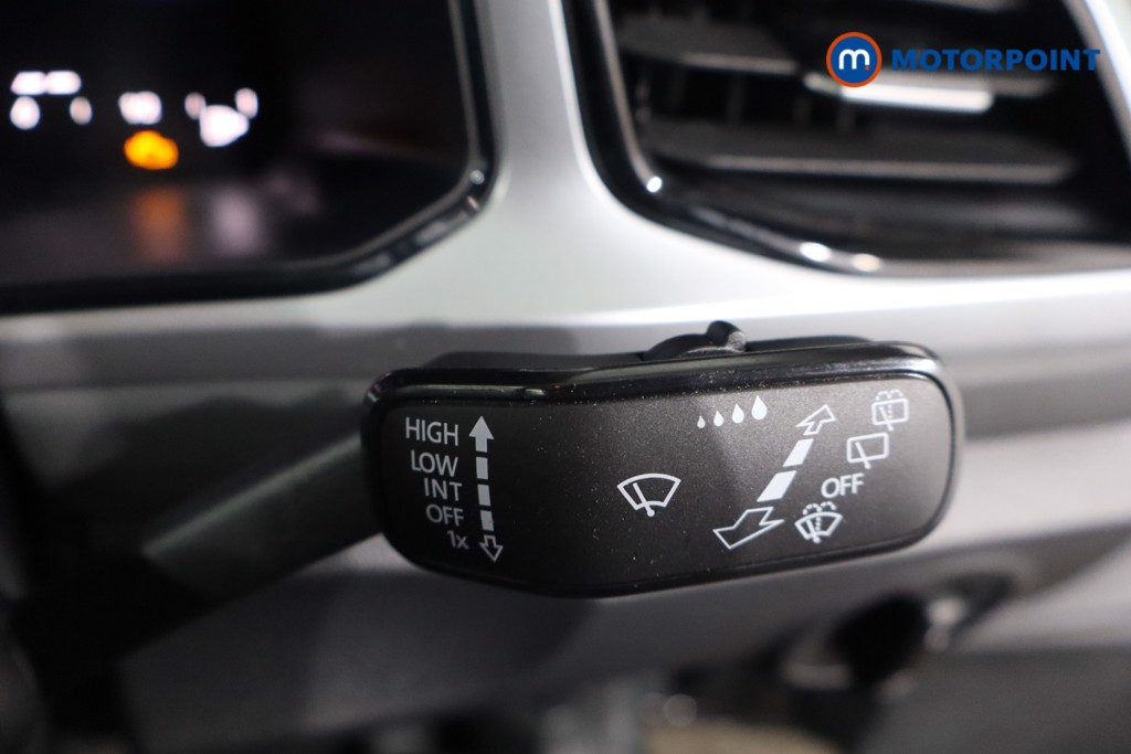 Used Volkswagen T-Roc 2023 for sale - 76127772: Photo 30