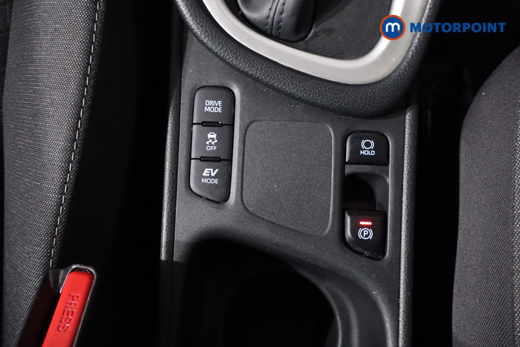 Used Toyota Yaris 2023 for sale - 76980304: Photo 26