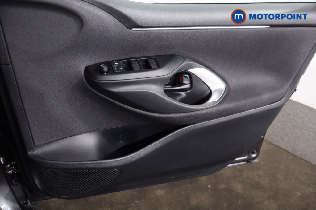 Used Toyota Yaris 2023 for sale - 76980304: Photo 29