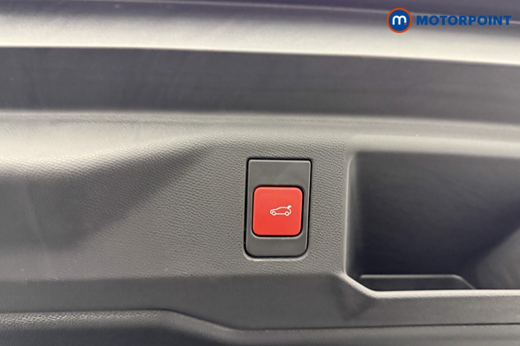 Used Peugeot 5008 2024 for sale - 76949402: Photo 32