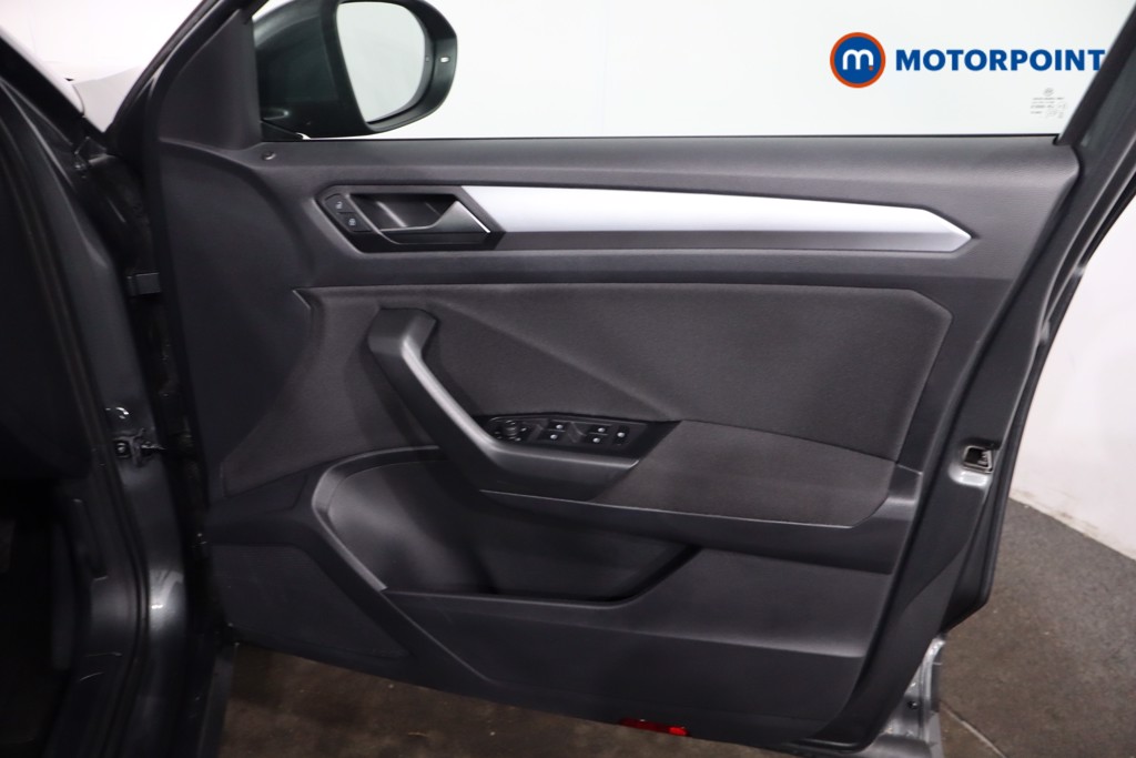 Used Volkswagen T-Roc 2023 for sale - 78162804: Photo 32