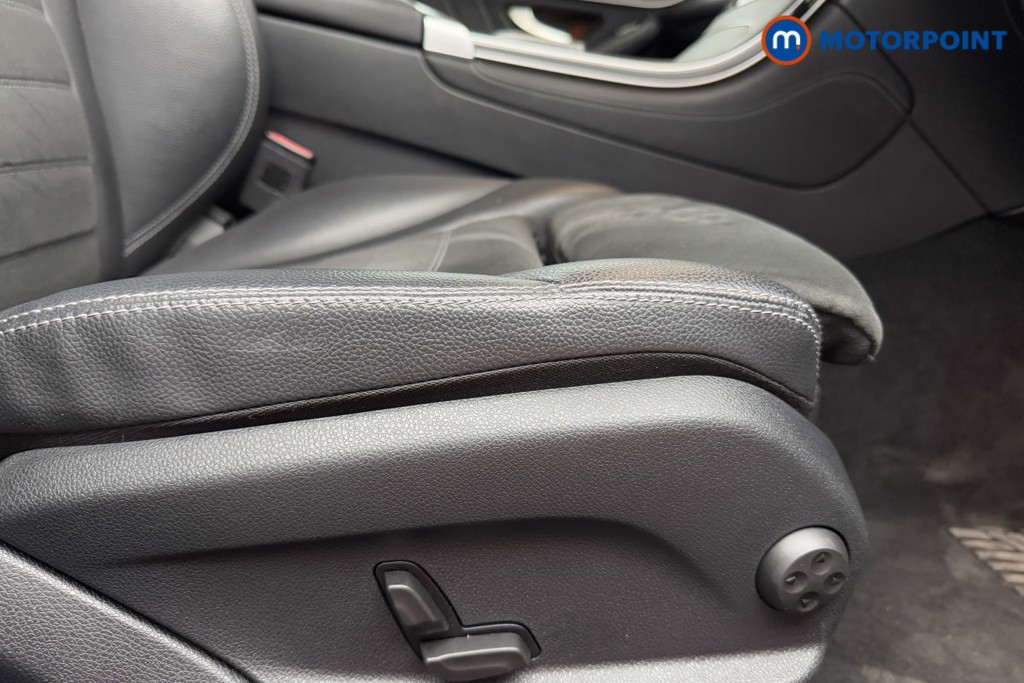 Used Mercedes-Benz GLC 2021 for sale - 76491671: Photo 32