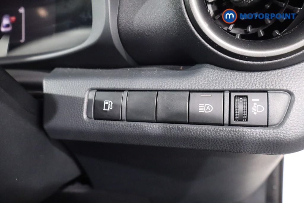 Used Toyota C-HR 2024 for sale - 76895671: Photo 28