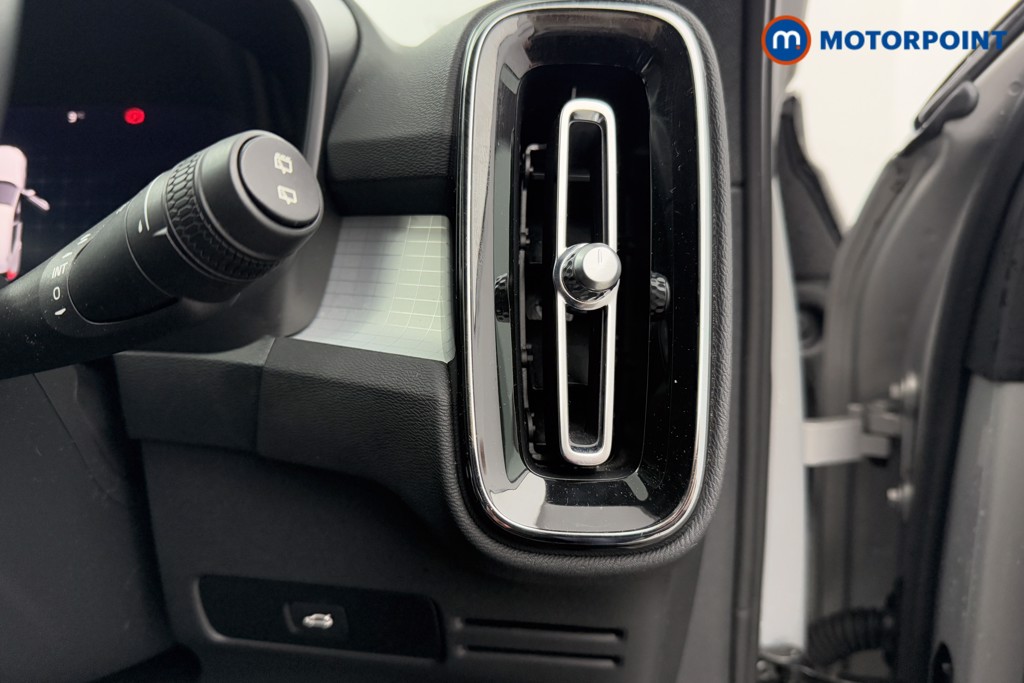 Used Volvo XC40 2023 for sale - 77340592: Photo 23